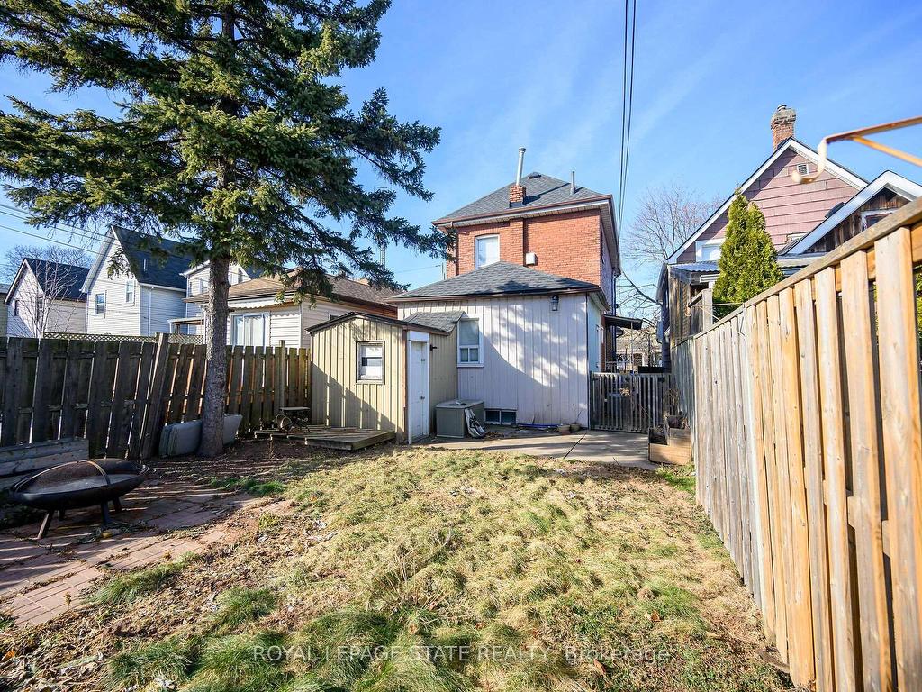 









200


Kensington

Avenue North,
Hamilton,




ON
L8L 7N7

