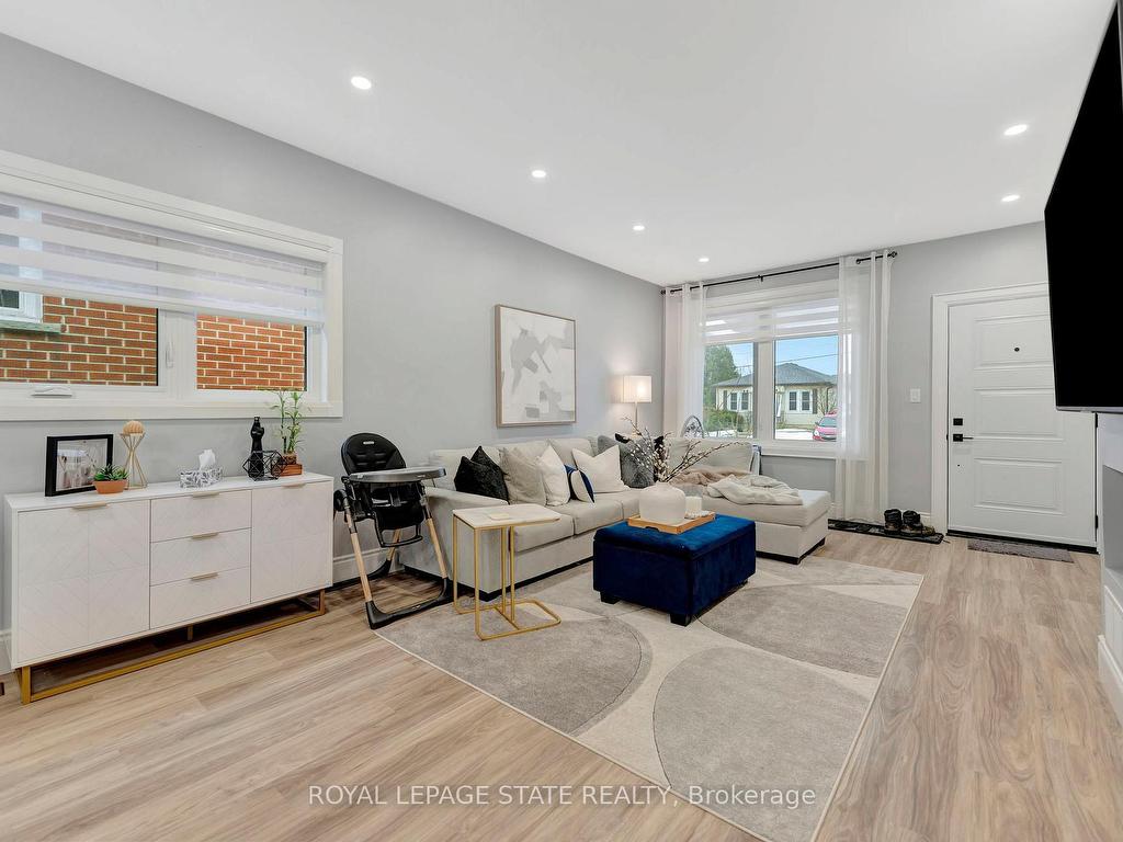









520


Cochrane

Road,
Hamilton,




ON
L8K 3H5

