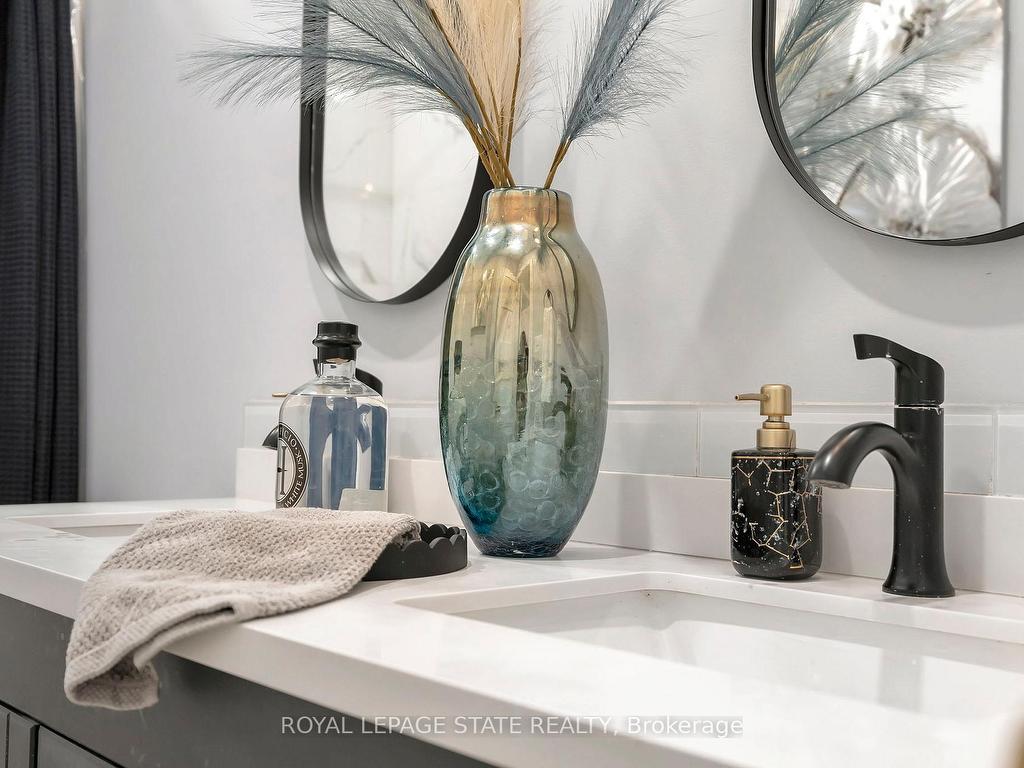 









520


Cochrane

Road,
Hamilton,




ON
L8K 3H5

