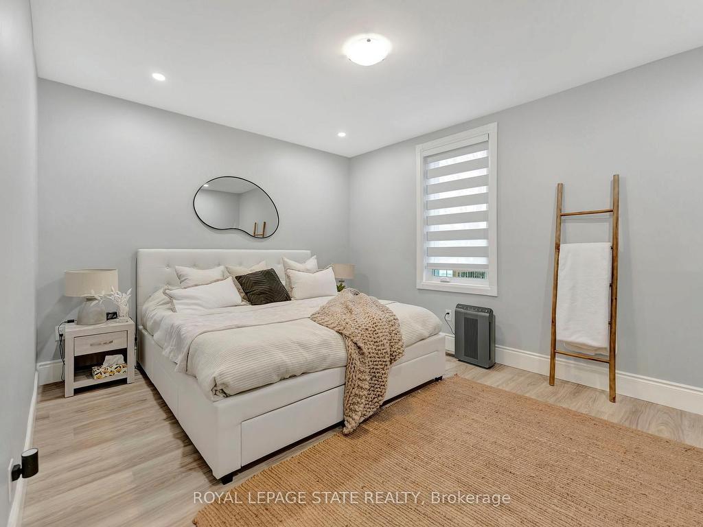 









520


Cochrane

Road,
Hamilton,




ON
L8K 3H5

