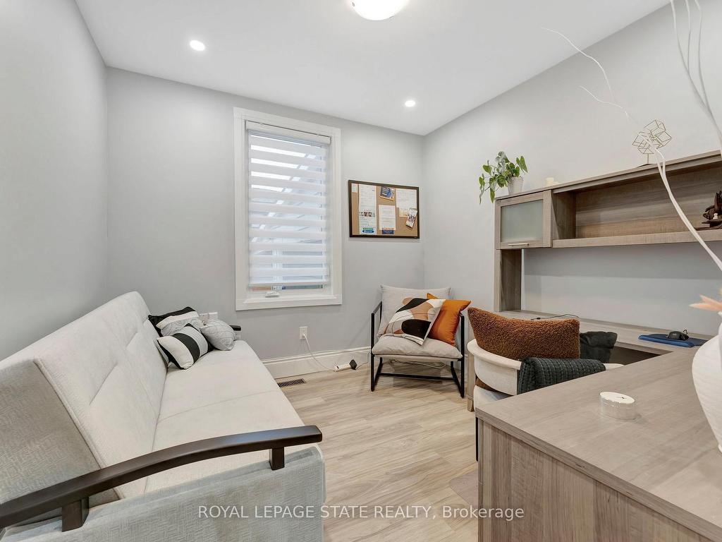 









520


Cochrane

Road,
Hamilton,




ON
L8K 3H5

