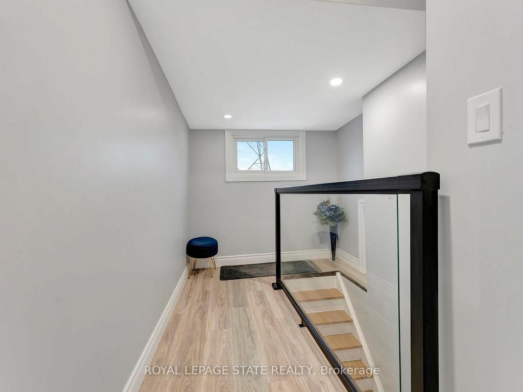 









520


Cochrane

Road,
Hamilton,




ON
L8K 3H5


