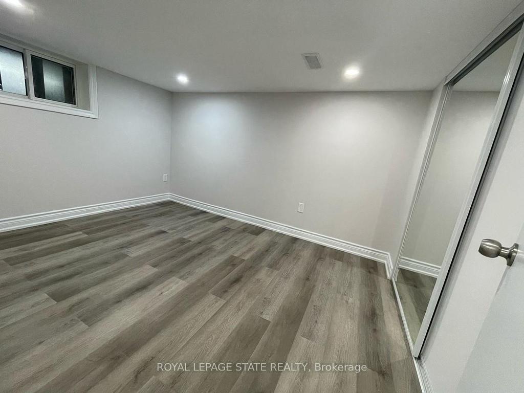 









520


Cochrane

Road,
Hamilton,




ON
L8K 3H5

