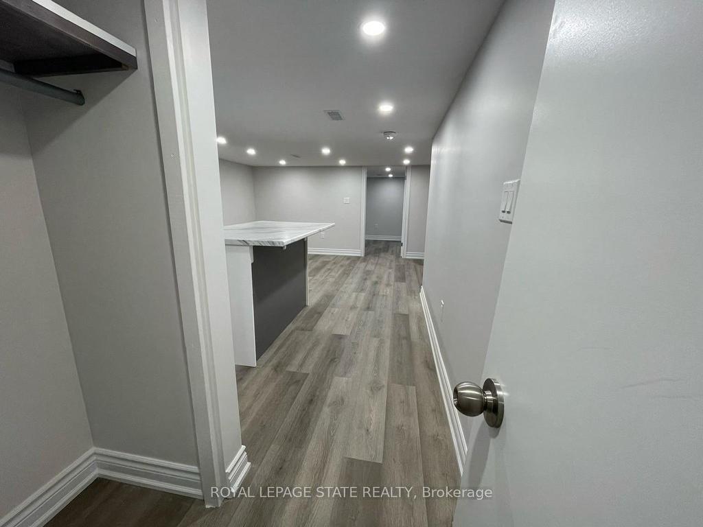









520


Cochrane

Road,
Hamilton,




ON
L8K 3H5

