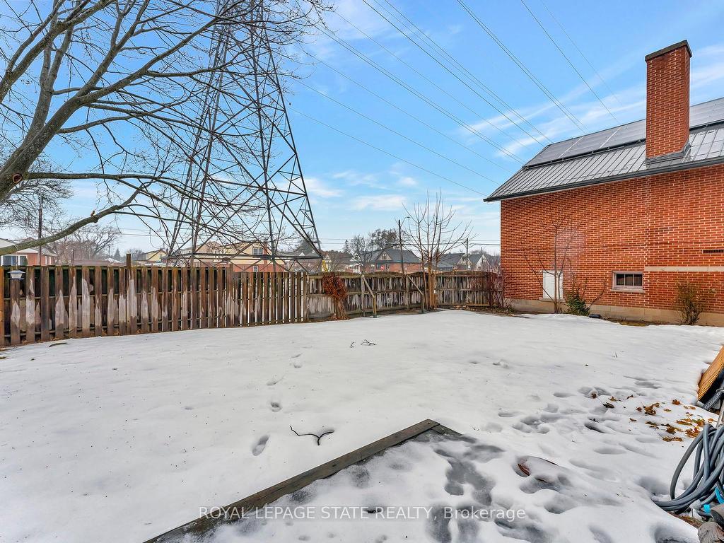 









520


Cochrane

Road,
Hamilton,




ON
L8K 3H5

