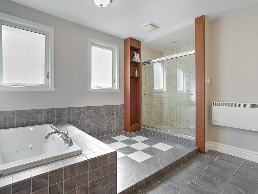 









3099


Le Boulevard

,
Montréal (Ville-Marie),




QC
H3Y1R8

