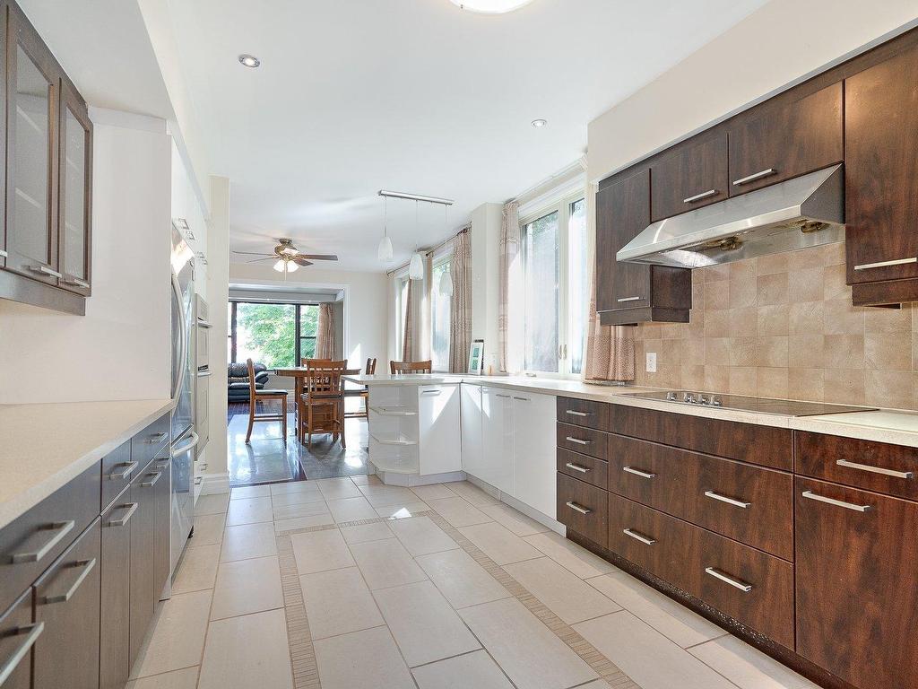 









3099


Le Boulevard

,
Montréal (Ville-Marie),




QC
H3Y1R8

