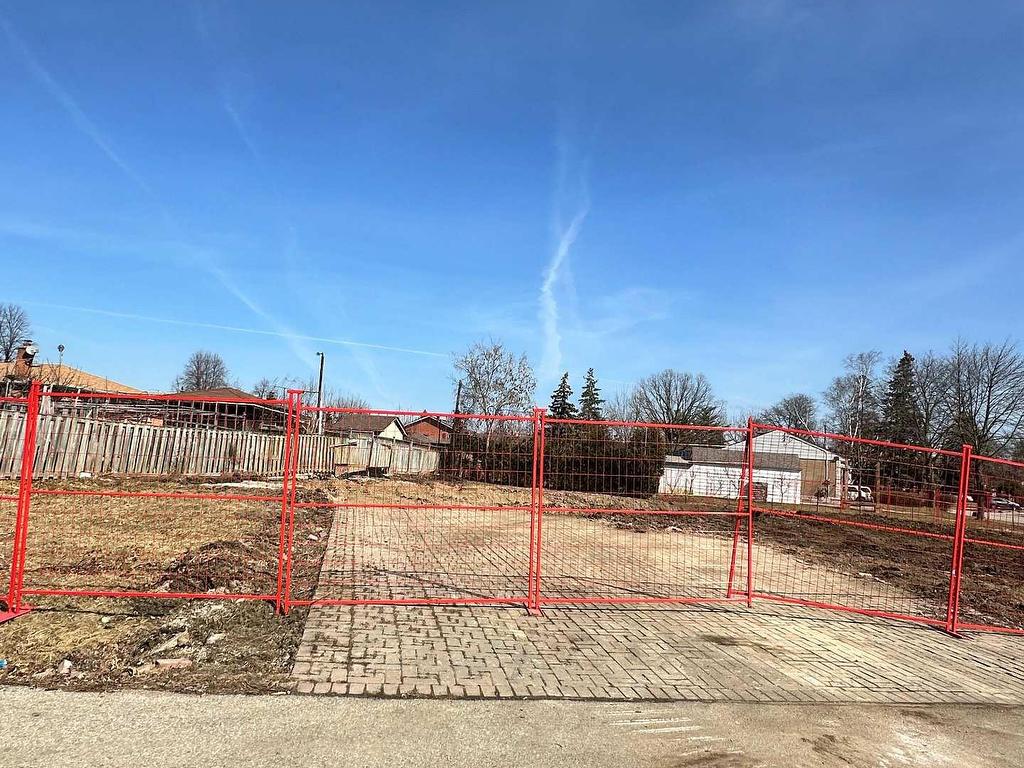 









88-A


Hurricane

Avenue,
Vaughan,







ON
L4L 1V4

