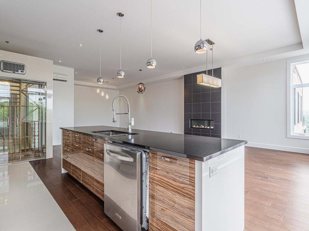









120


Rue de Candiac

, 1403,
Sherbrooke (Les Nations),




QC
J1L1G8


