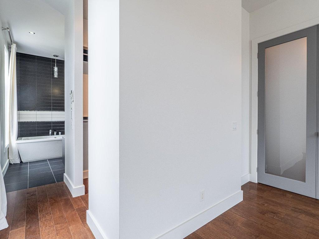 









120


Rue de Candiac

, 1403,
Sherbrooke (Les Nations),




QC
J1L1G8

