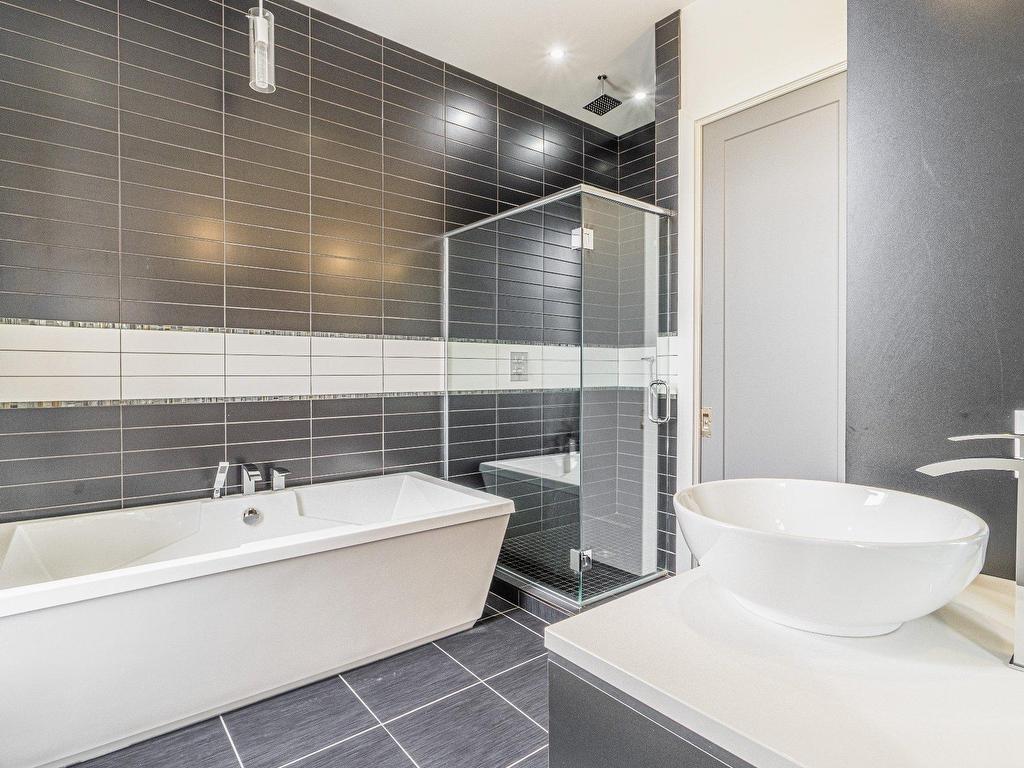 









120


Rue de Candiac

, 1403,
Sherbrooke (Les Nations),




QC
J1L1G8

