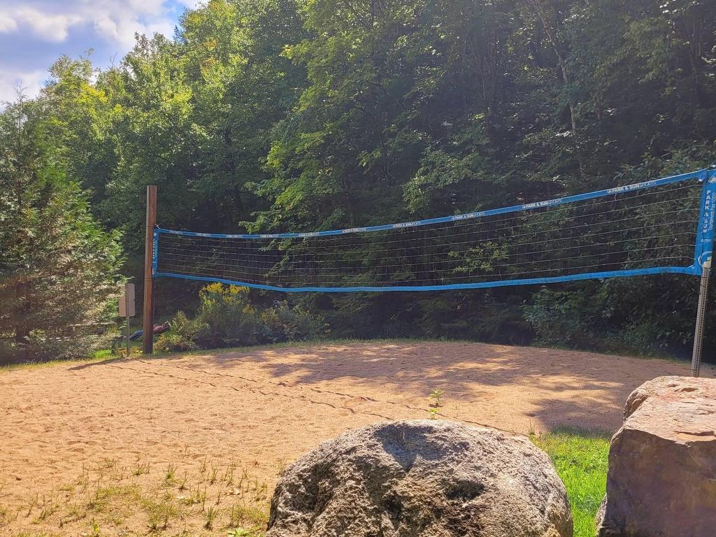 









8


Ch. du Rossignol

,
Val-des-Monts,







QC
J8N6B7

