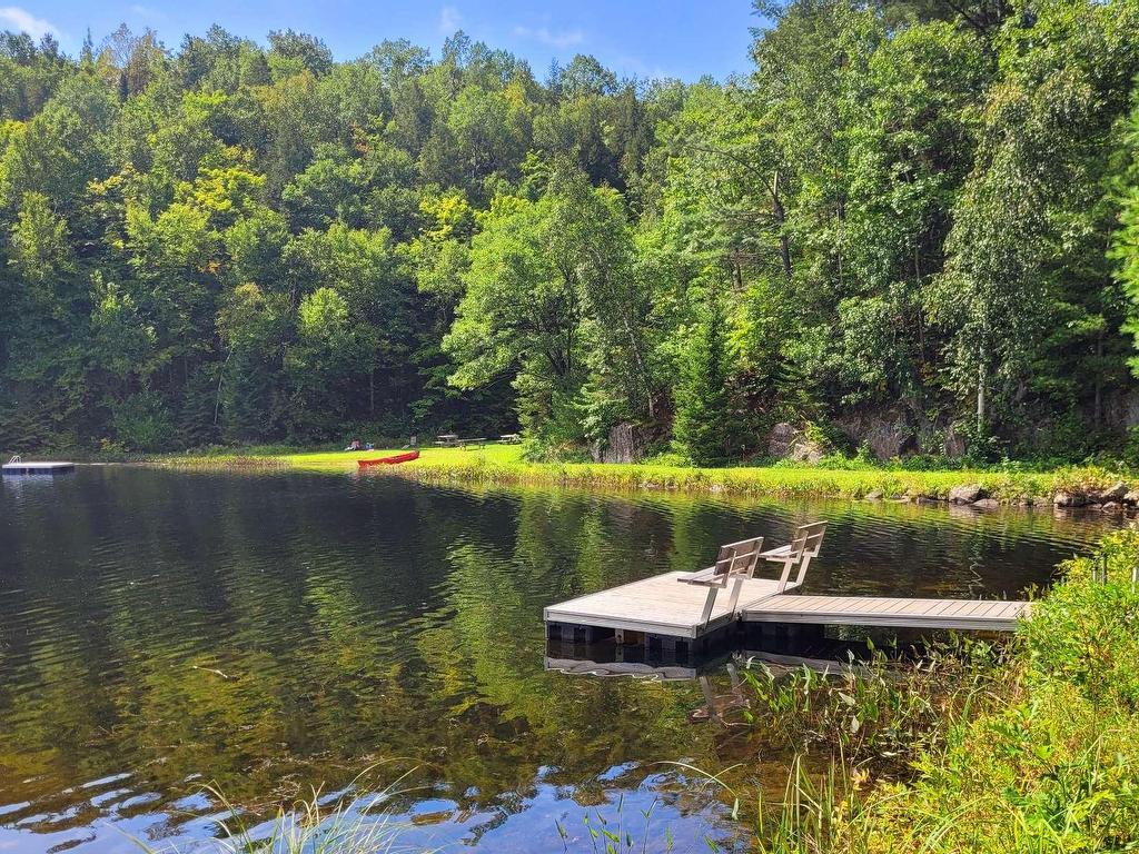 









8


Ch. du Rossignol

,
Val-des-Monts,







QC
J8N6B7

