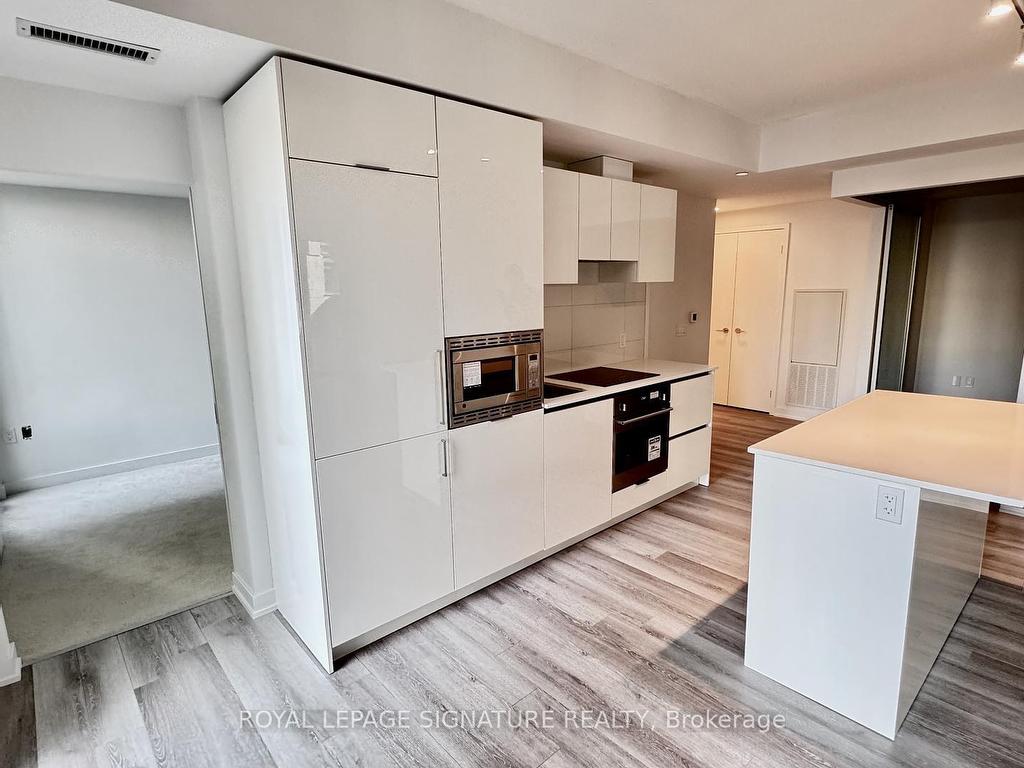 









238


Simcoe

Street South, 308,
Toronto,




ON
M5T 3B9

