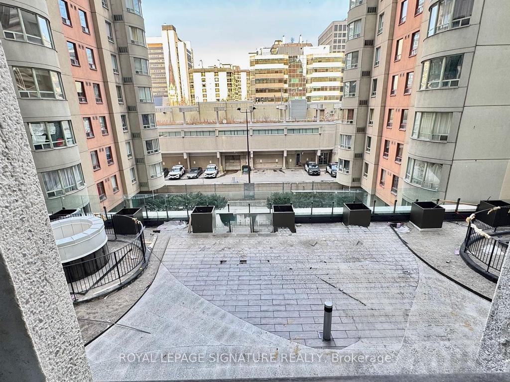 









238


Simcoe

Street South, 308,
Toronto,




ON
M5T 3B9

