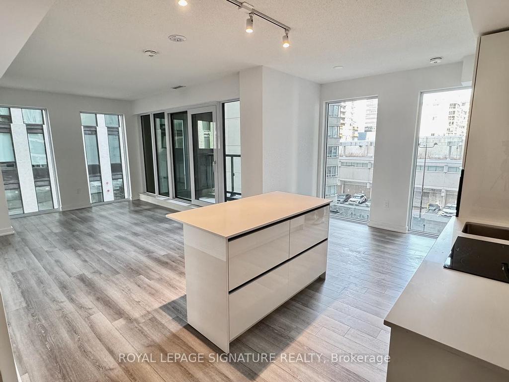 









238


Simcoe

Street South, 308,
Toronto,




ON
M5T 3B9

