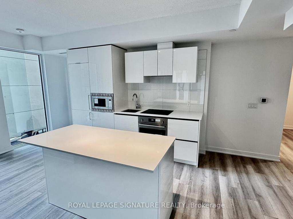 









238


Simcoe

Street South, 308,
Toronto,




ON
M5T 3B9


