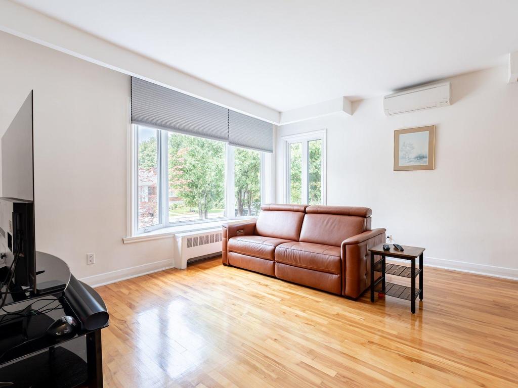 









8565


Av. Mountain Sights

,
Montréal (Côte-des-Neiges/Notre-Dame-de-Grâce),




QC
H4P2C3

