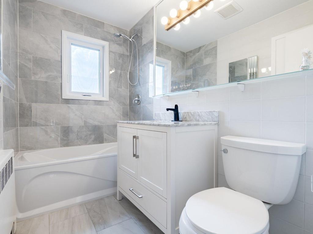 









8565


Av. Mountain Sights

,
Montréal (Côte-des-Neiges/Notre-Dame-de-Grâce),




QC
H4P2C3

