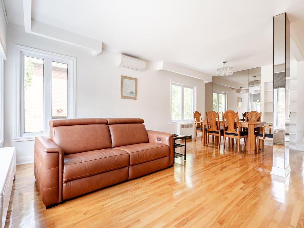 









8565


Av. Mountain Sights

,
Montréal (Côte-des-Neiges/Notre-Dame-de-Grâce),




QC
H4P2C3

