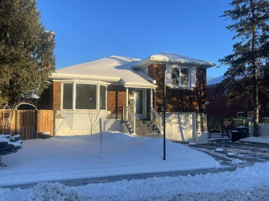 









8565


Av. Mountain Sights

,
Montréal (Côte-des-Neiges/Notre-Dame-de-Grâce),




QC
H4P2C3

