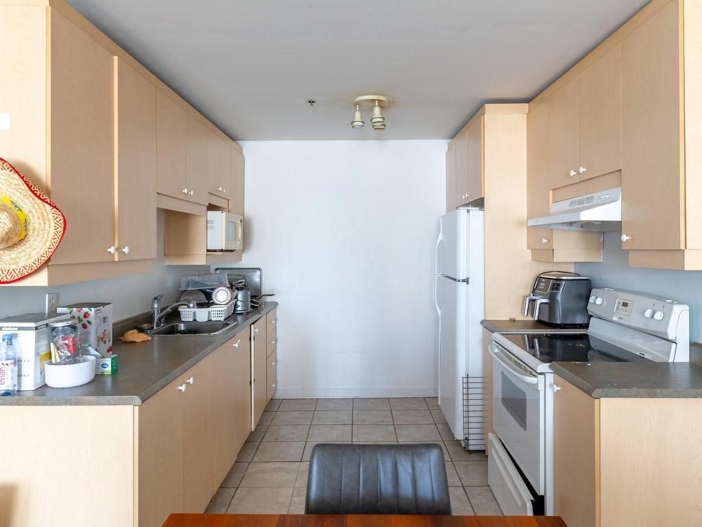 









7680


Boul. Marie-Victorin

, 801,
Brossard,




QC
J4W3L2

