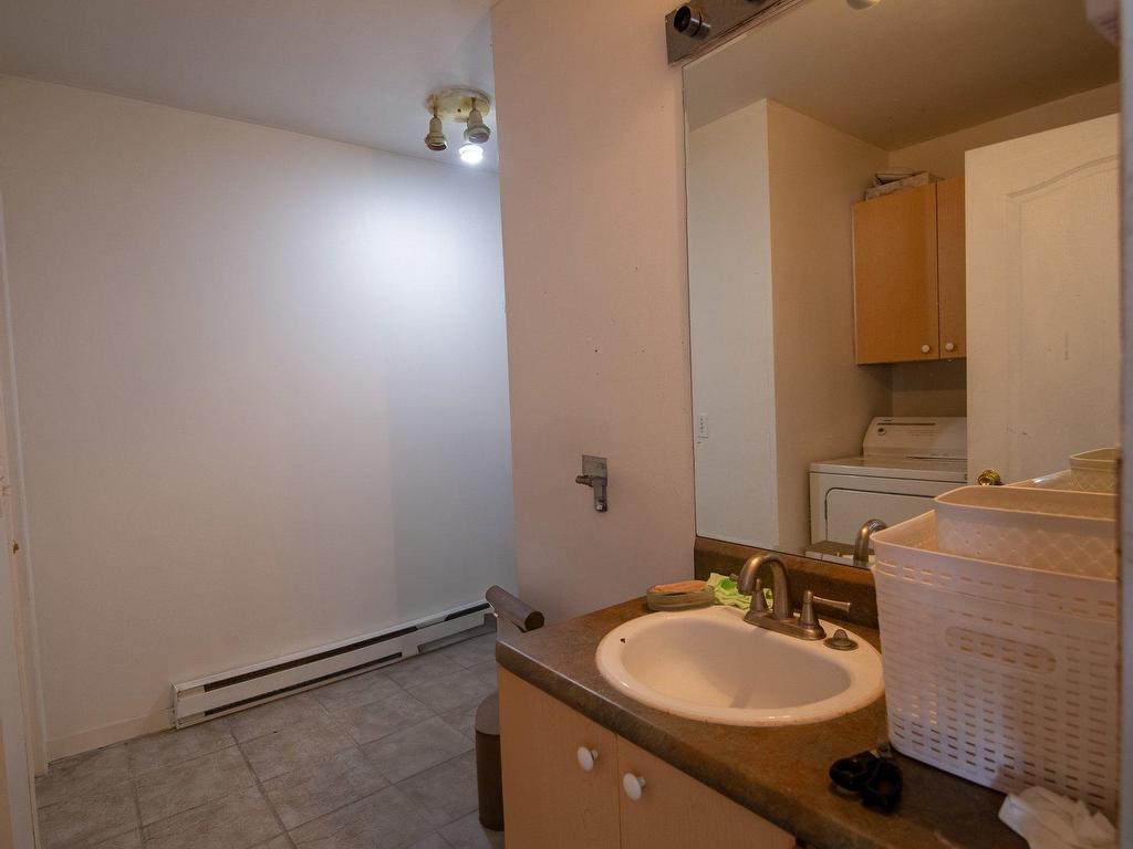 









7680


Boul. Marie-Victorin

, 801,
Brossard,




QC
J4W3L2

