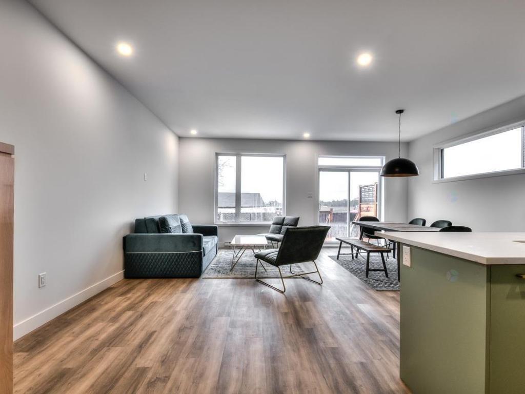 









193


21e Rue O.

,
Venise-en-Québec,




QC
J0J2K0

