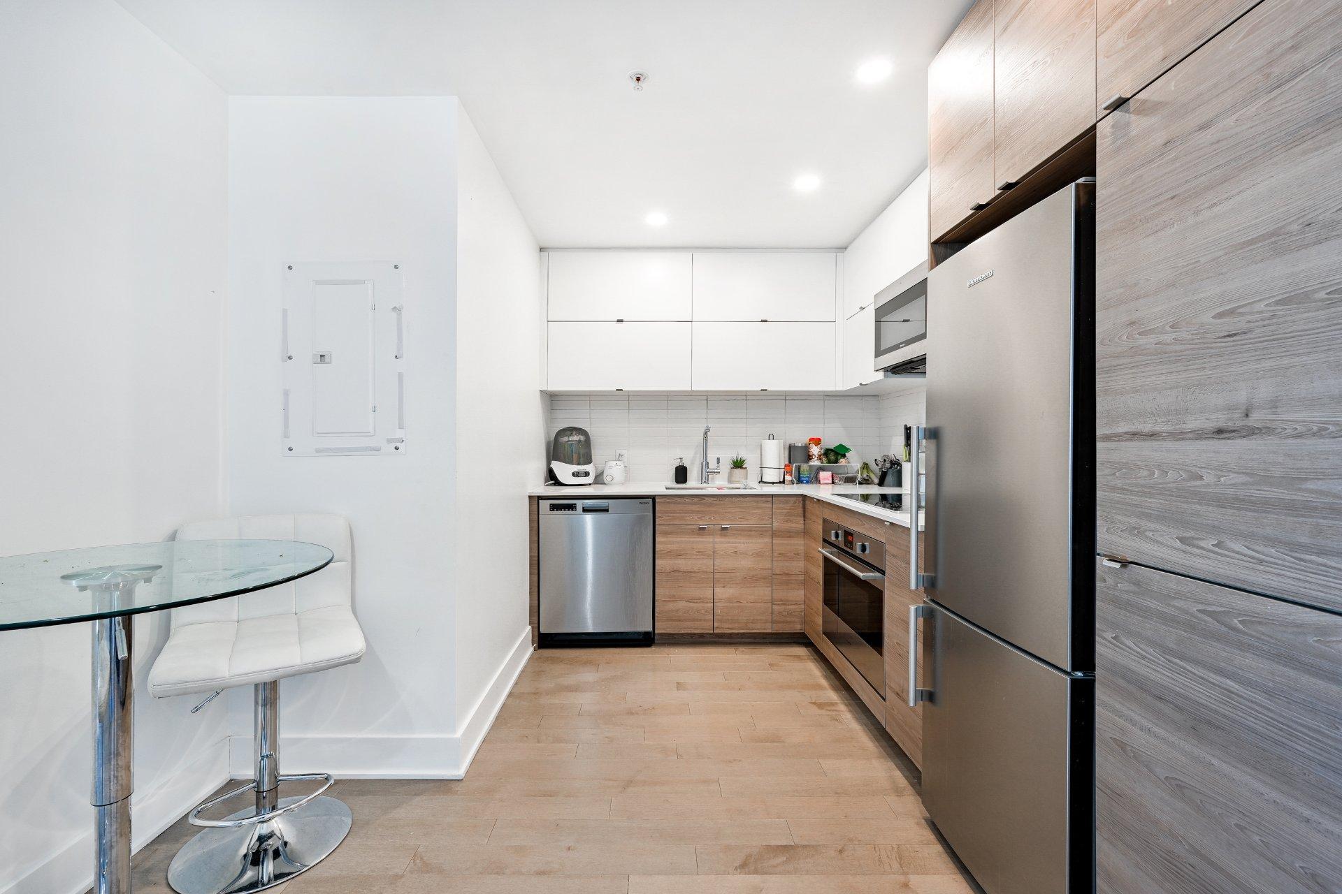 









1320


Rue Olier

, 904,
Montréal (Le Sud-Ouest),




QC
H3C0Y8

