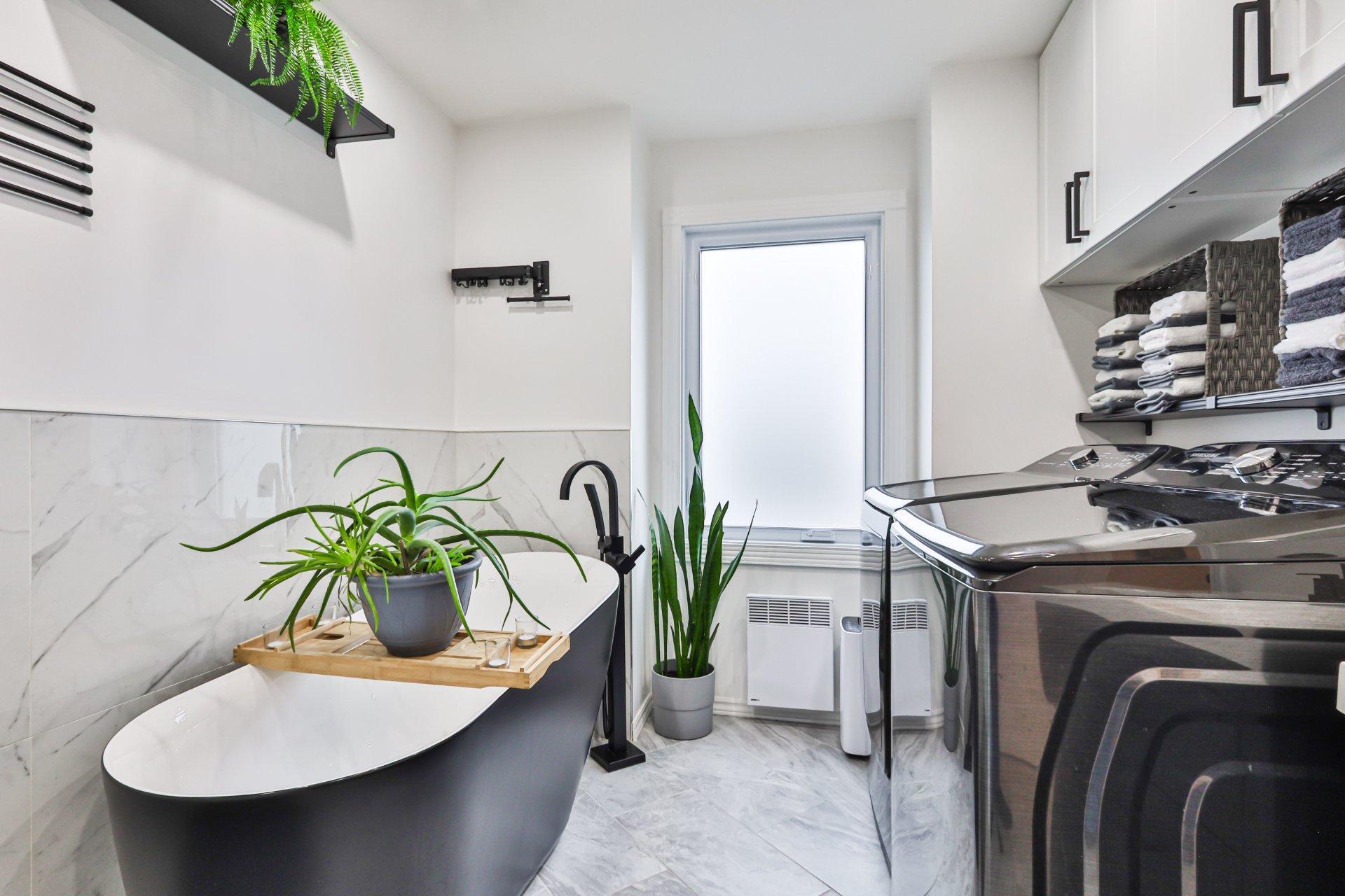 









1286


Rue Germaine-Guèvremont

,
Saint-Jérôme,




QC
J7Z7C4

