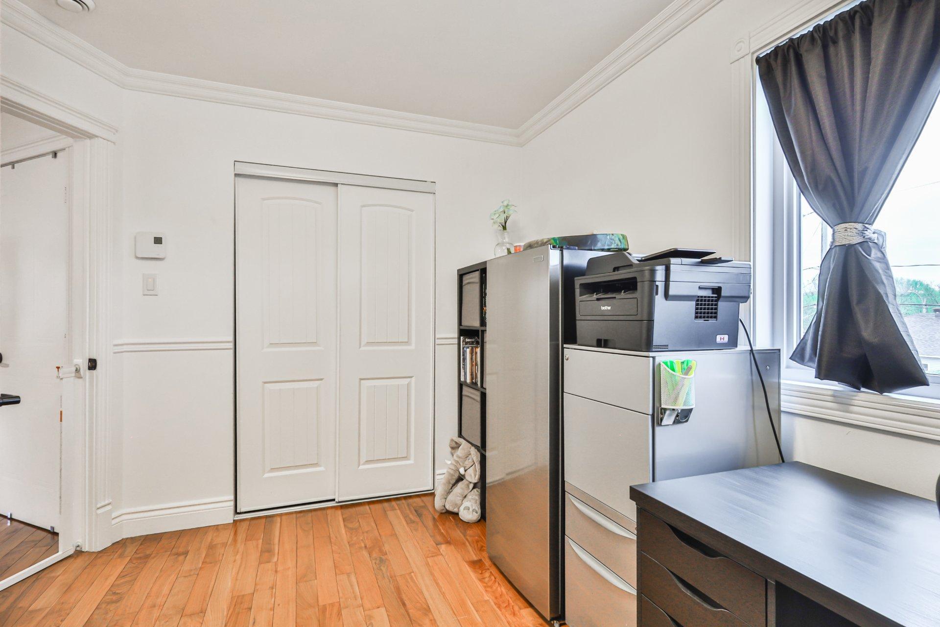 









1286


Rue Germaine-Guèvremont

,
Saint-Jérôme,




QC
J7Z7C4

