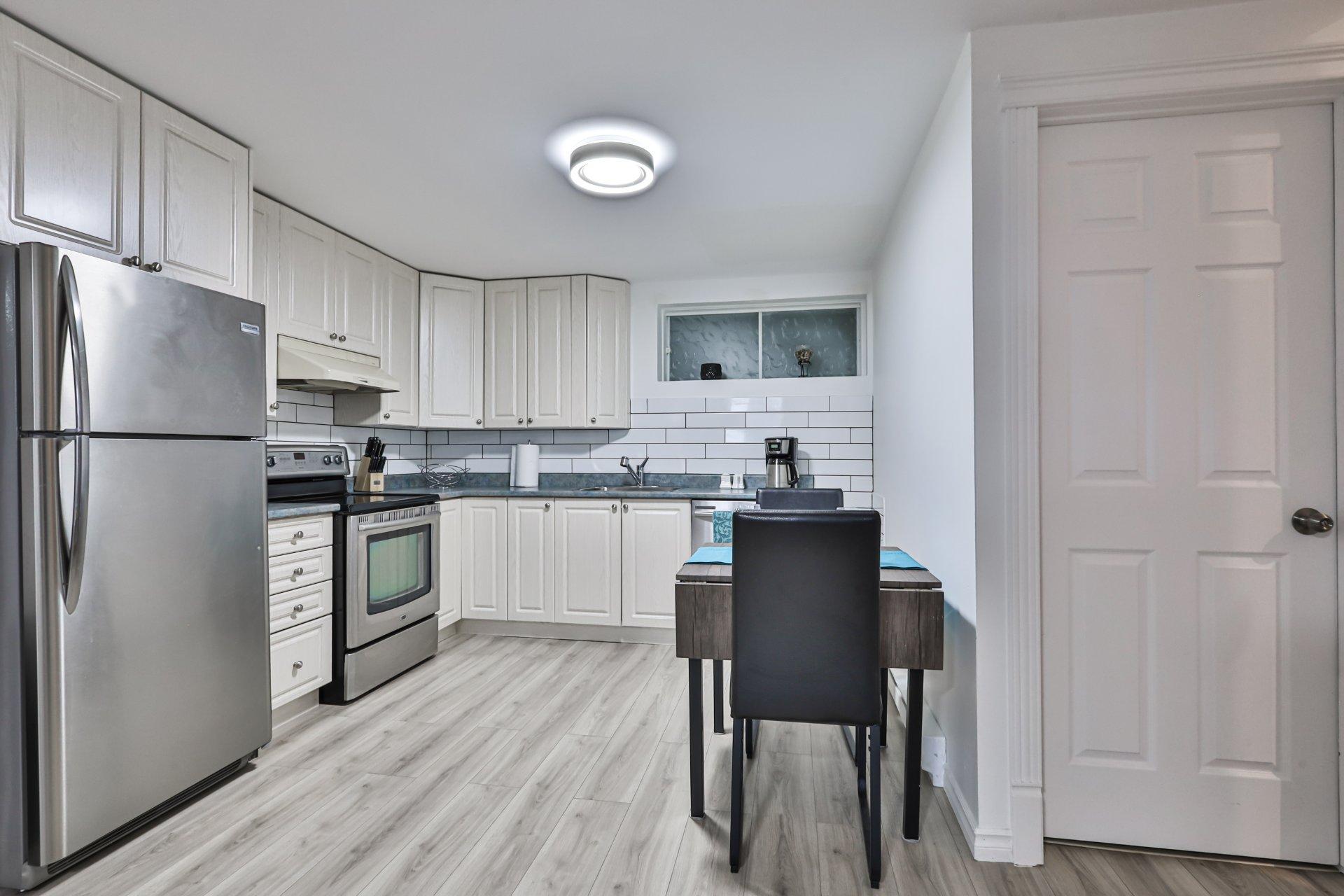 









1286


Rue Germaine-Guèvremont

,
Saint-Jérôme,




QC
J7Z7C4

