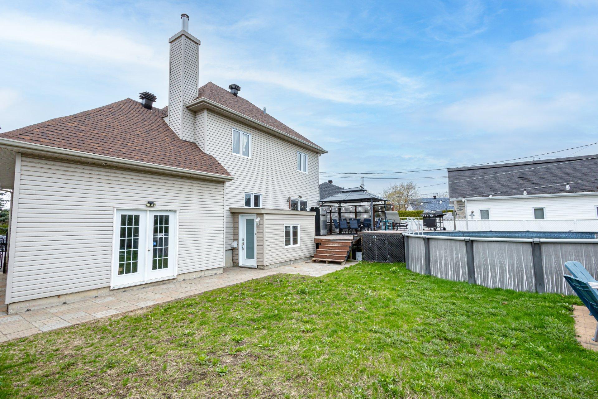 









1286


Rue Germaine-Guèvremont

,
Saint-Jérôme,




QC
J7Z7C4

