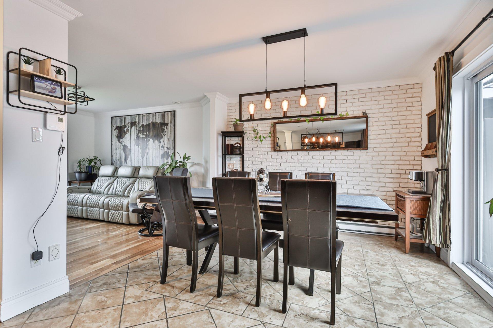 









1286


Rue Germaine-Guèvremont

,
Saint-Jérôme,




QC
J7Z7C4

