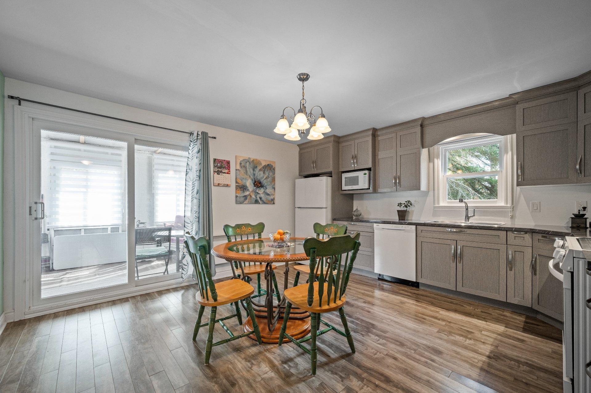 









85


Ch. du Lac-Chaud

,
La Macaza,




QC
J0T1R0

