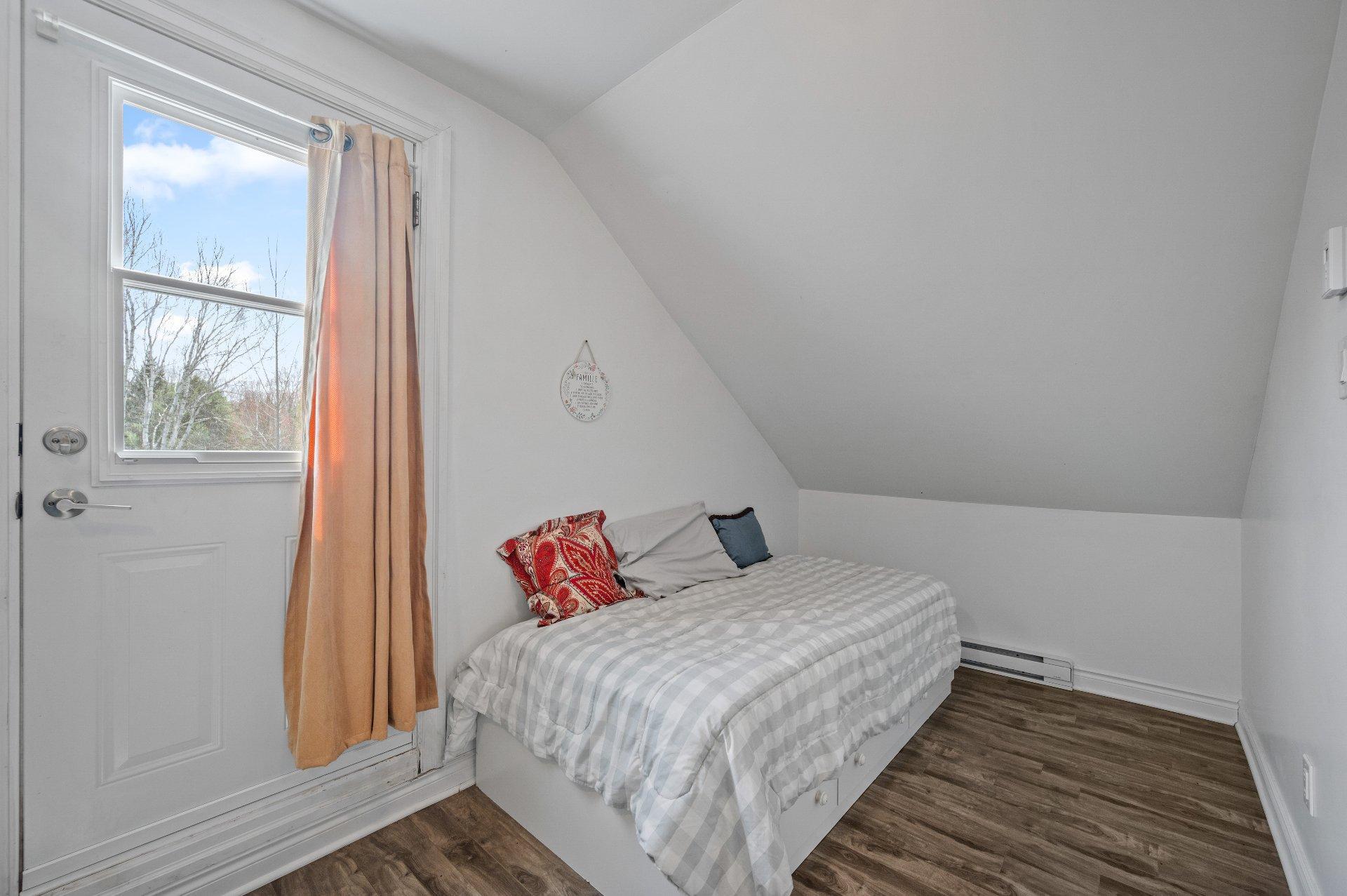 









85


Ch. du Lac-Chaud

,
La Macaza,




QC
J0T1R0

