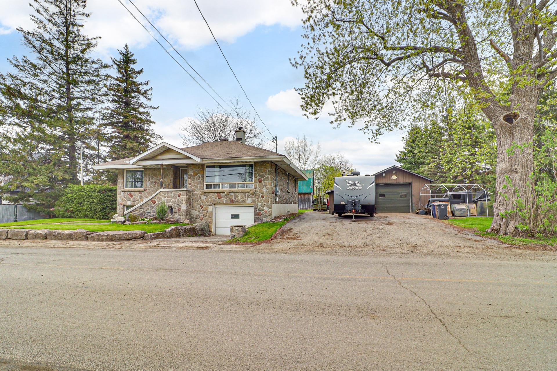 









5221


Rg du Bas-St-François

,
Laval (Duvernay),




QC
H7E4P2

