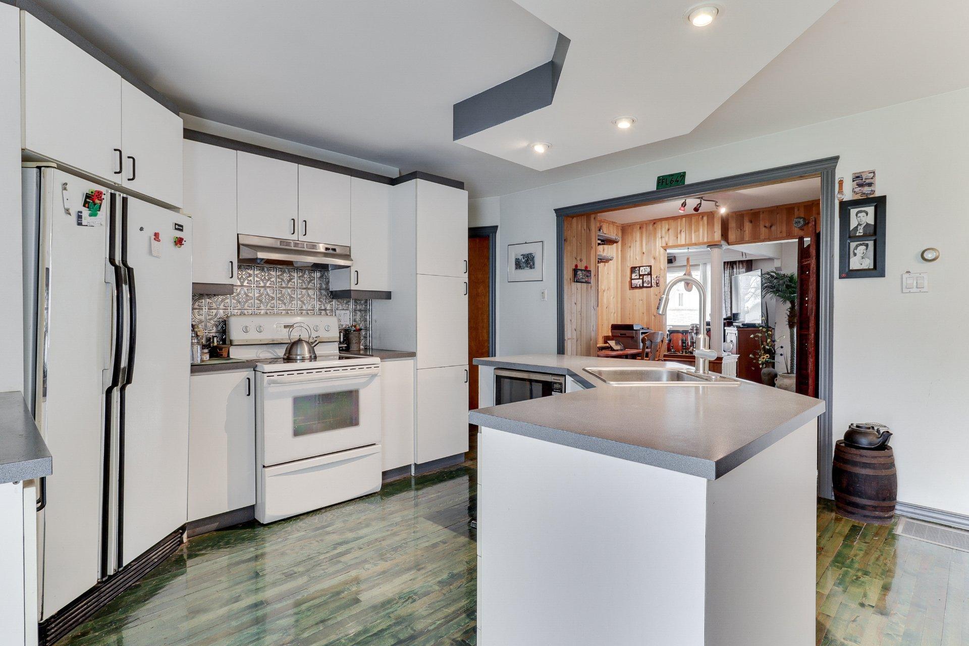 









5221


Rg du Bas-St-François

,
Laval (Duvernay),




QC
H7E4P2

