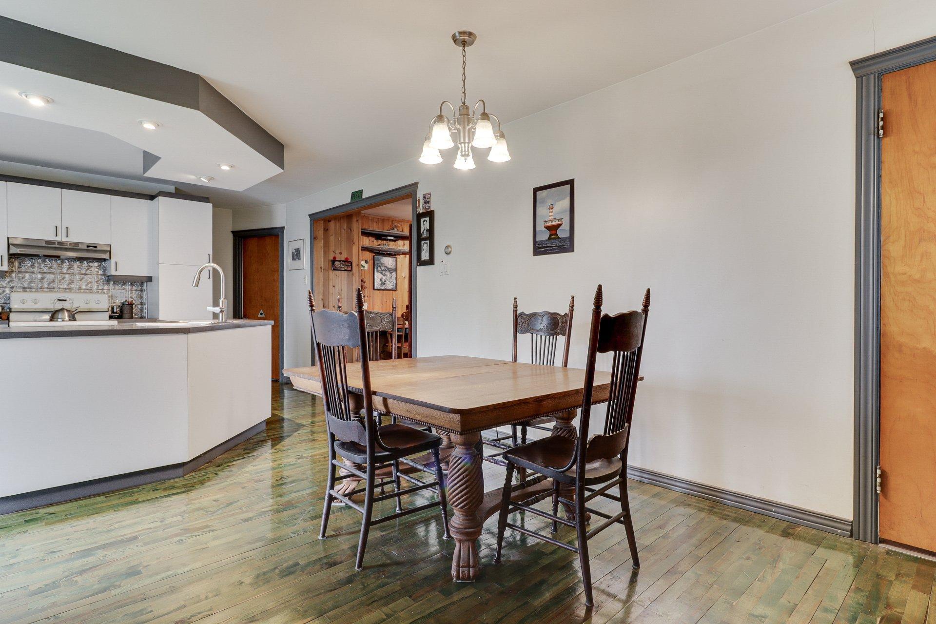 









5221


Rg du Bas-St-François

,
Laval (Duvernay),




QC
H7E4P2


