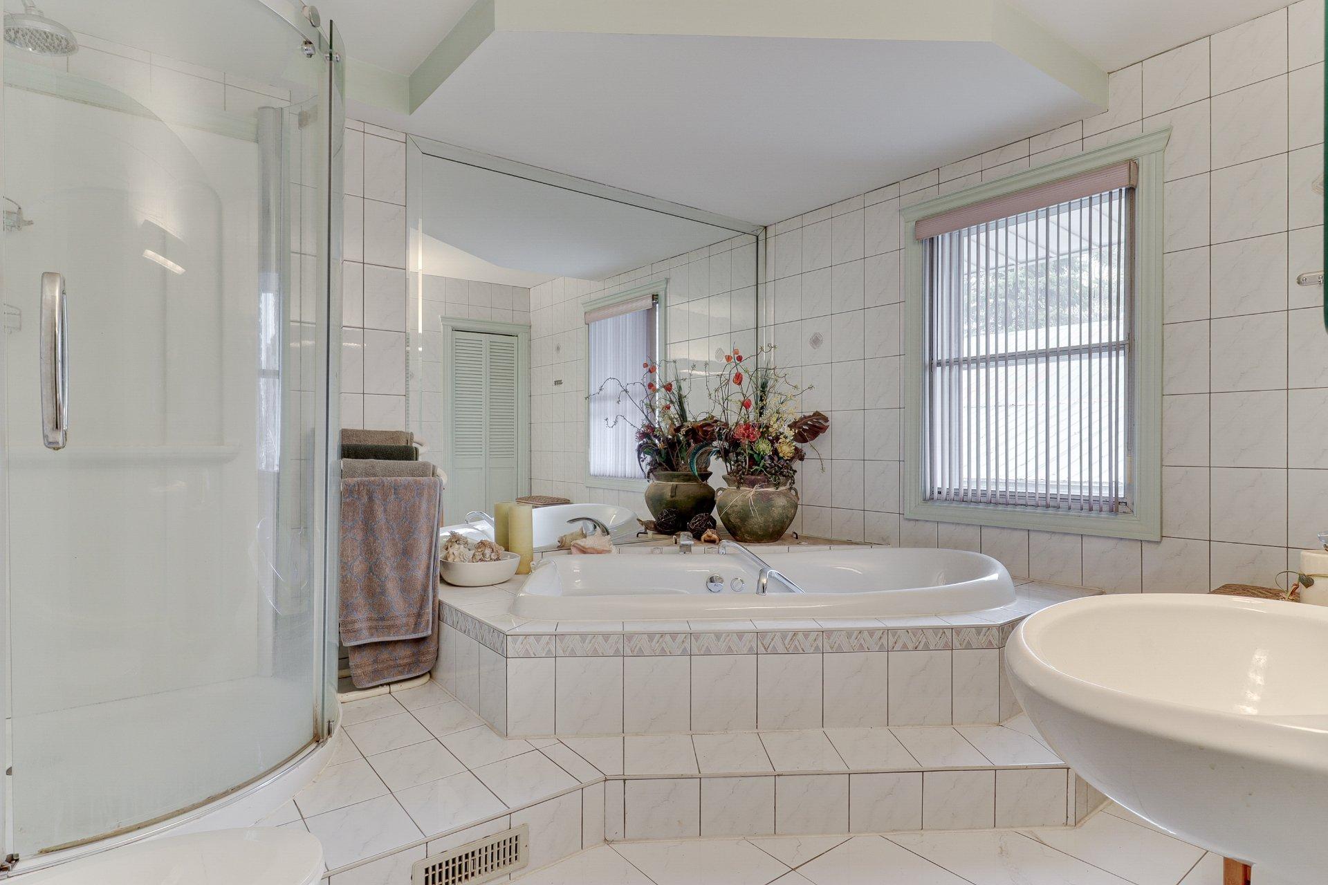 









5221


Rg du Bas-St-François

,
Laval (Duvernay),




QC
H7E4P2

