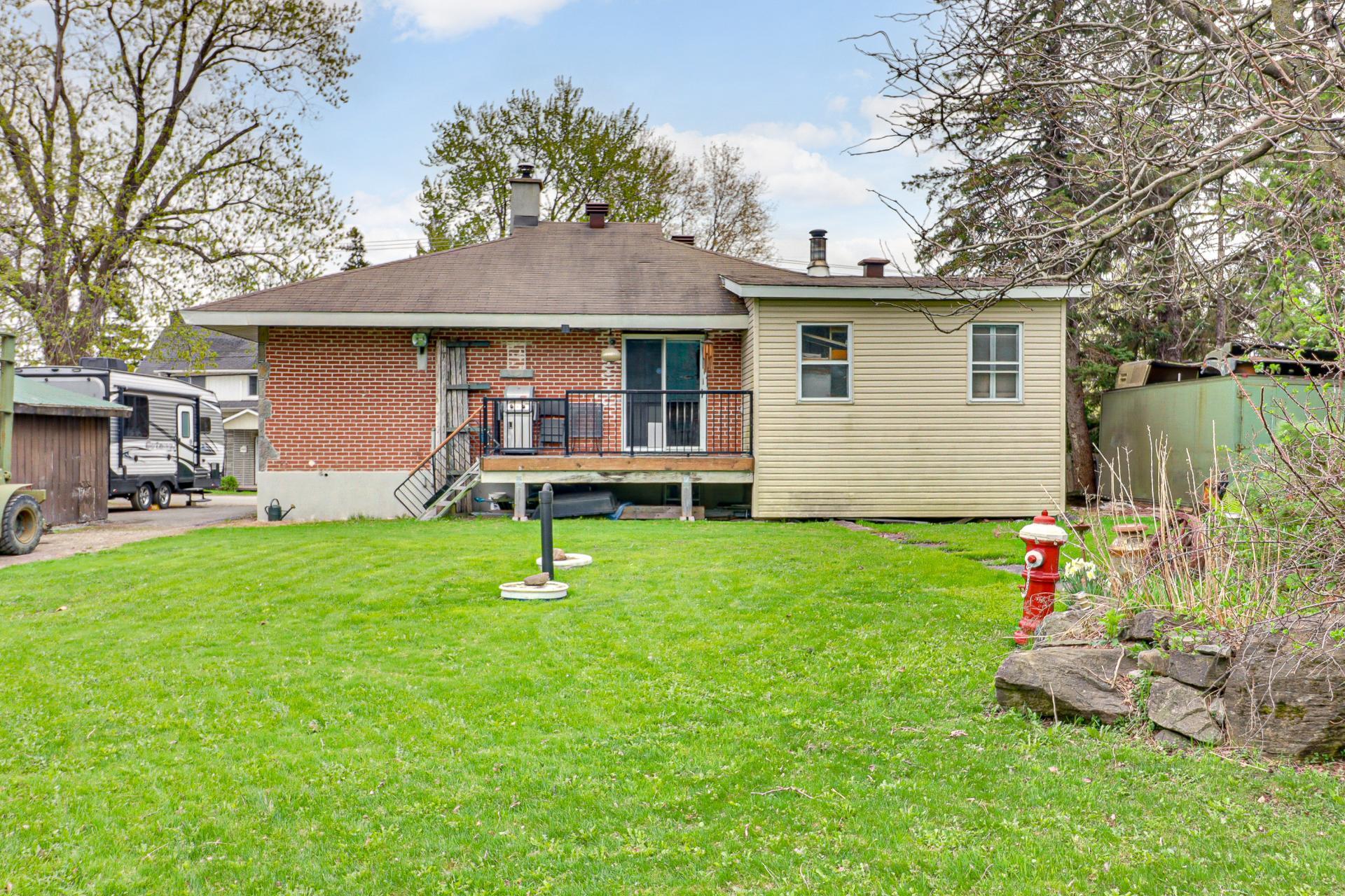 









5221


Rg du Bas-St-François

,
Laval (Duvernay),




QC
H7E4P2

