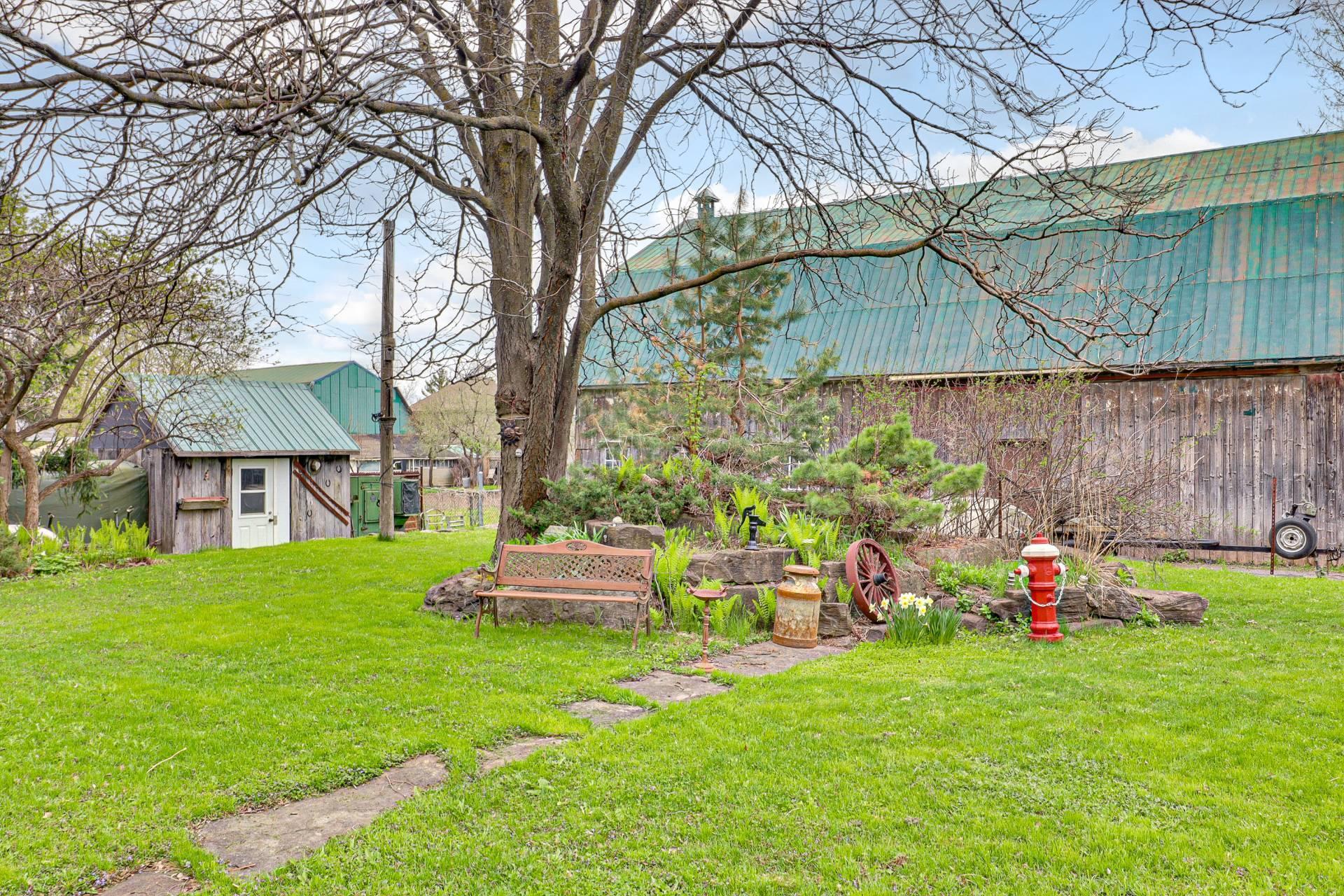 









5221


Rg du Bas-St-François

,
Laval (Duvernay),




QC
H7E4P2

