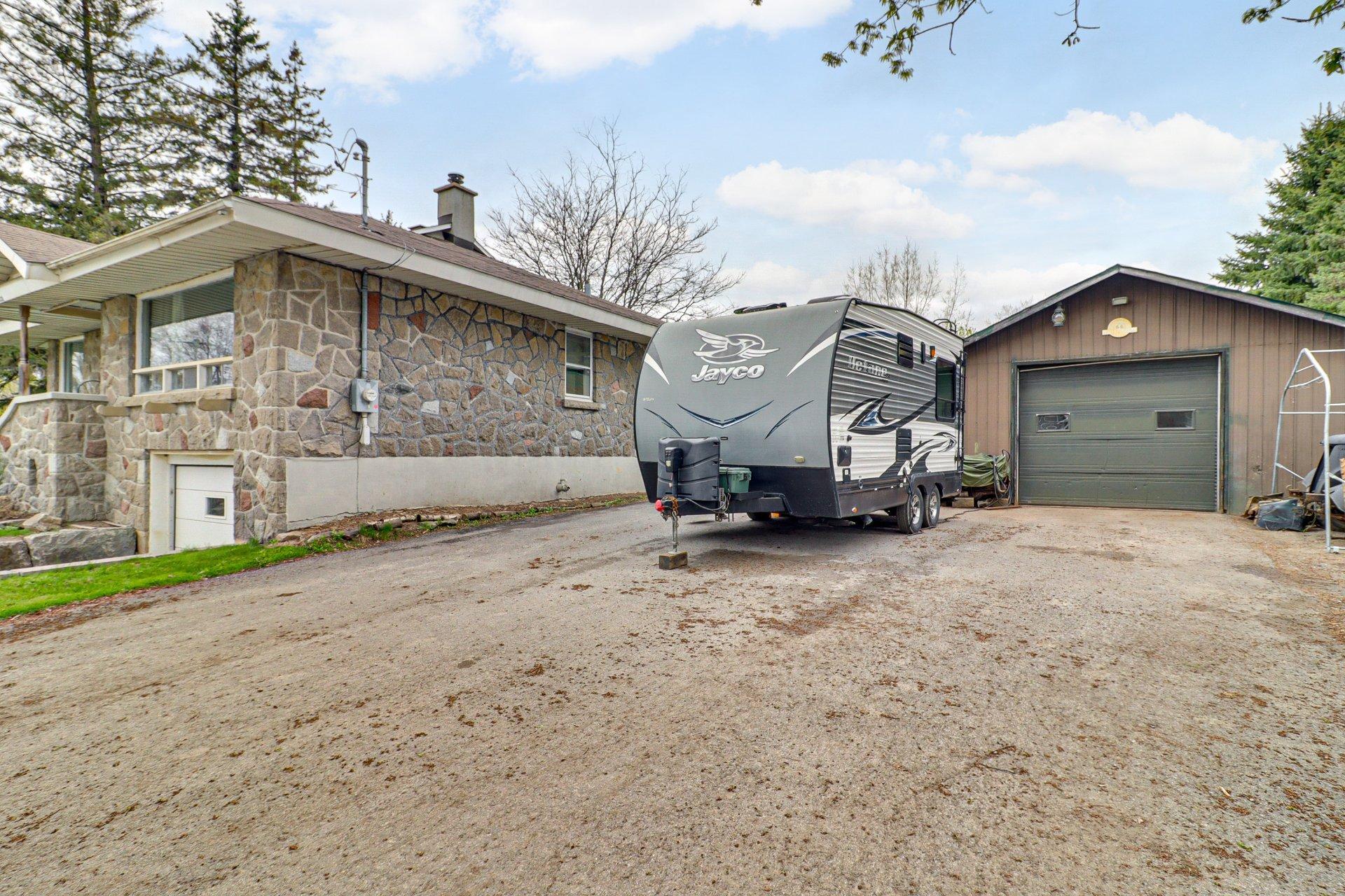 









5221


Rg du Bas-St-François

,
Laval (Duvernay),




QC
H7E4P2


