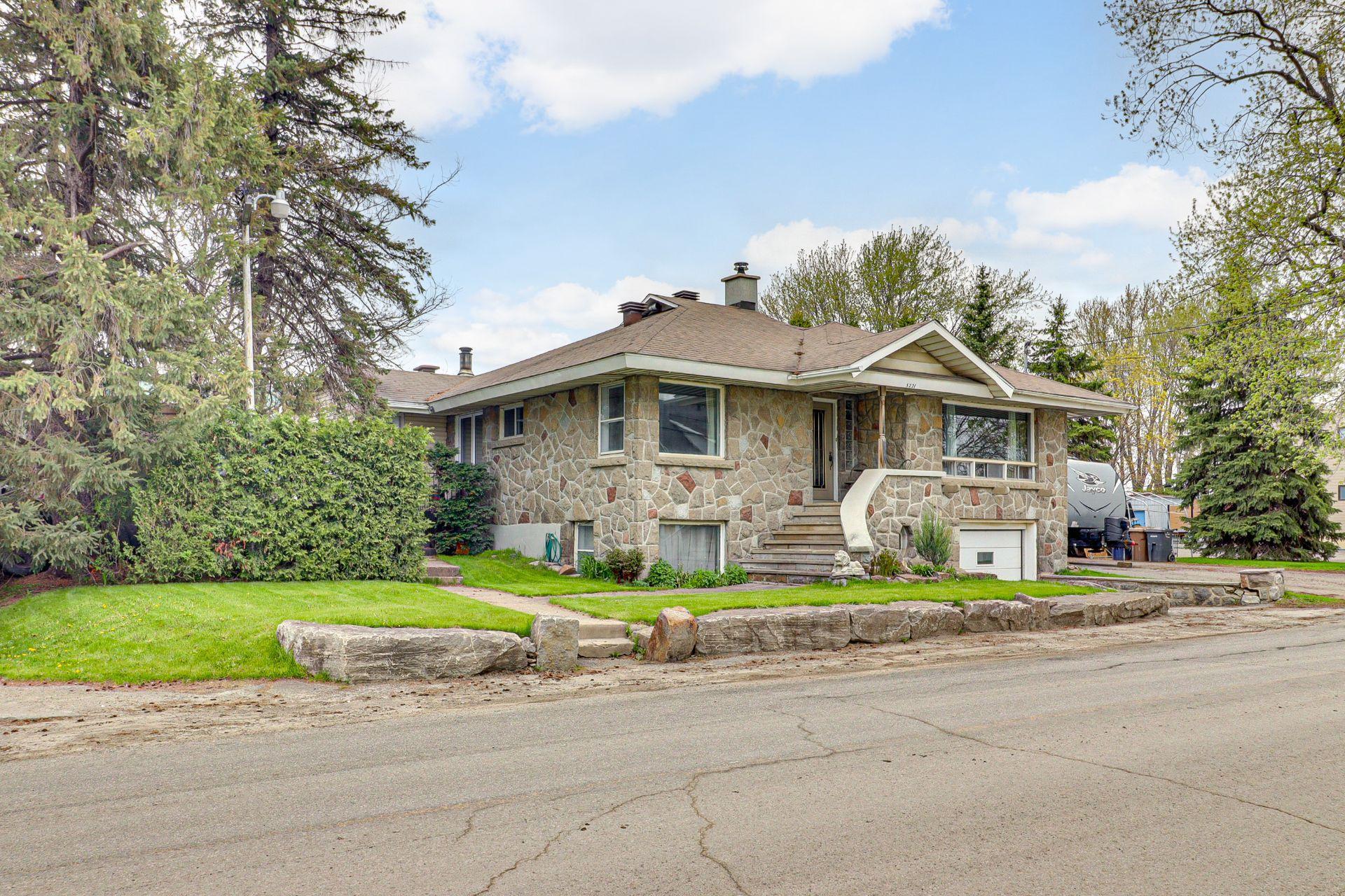 









5221


Rg du Bas-St-François

,
Laval (Duvernay),




QC
H7E4P2

