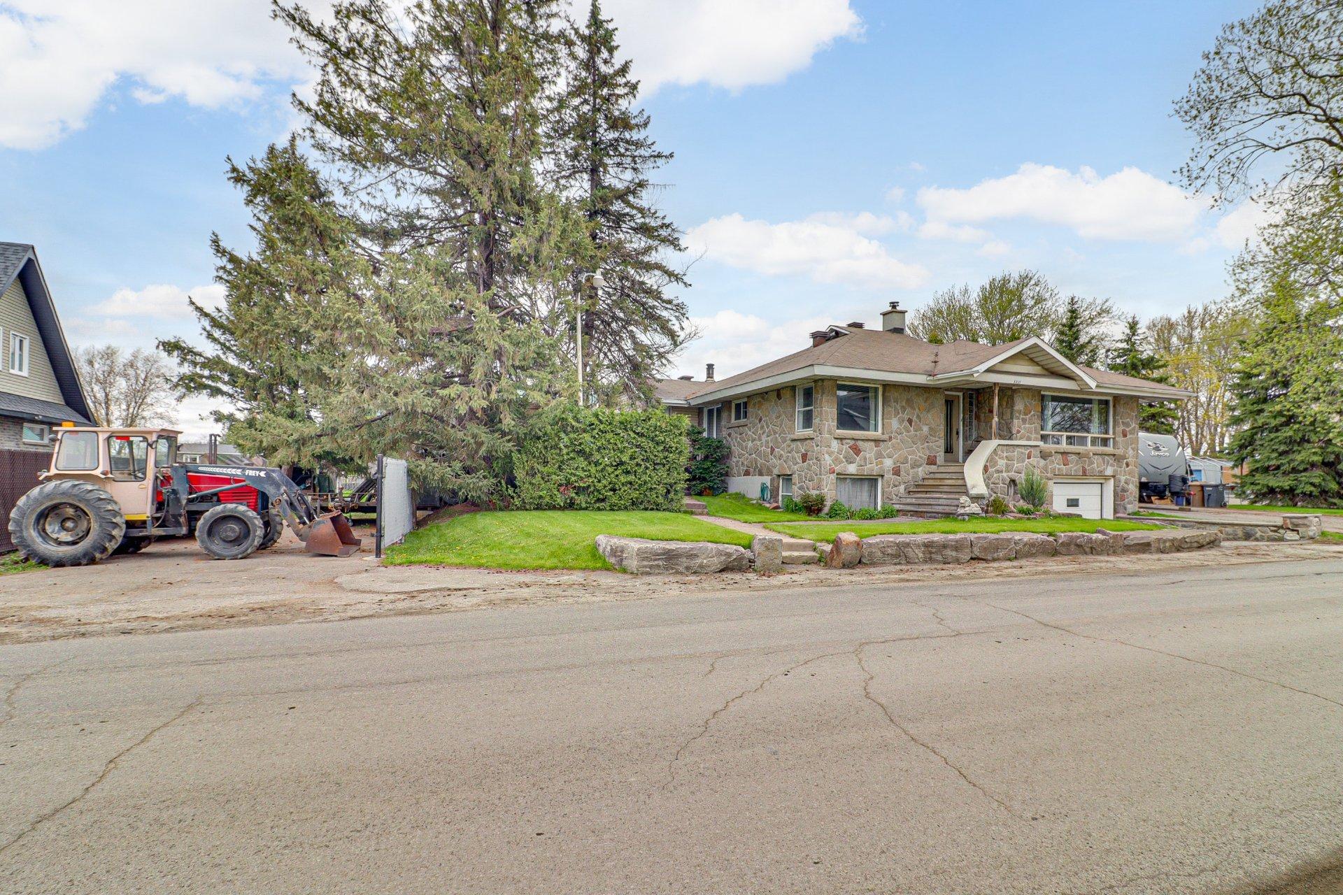









5221


Rg du Bas-St-François

,
Laval (Duvernay),




QC
H7E4P2

