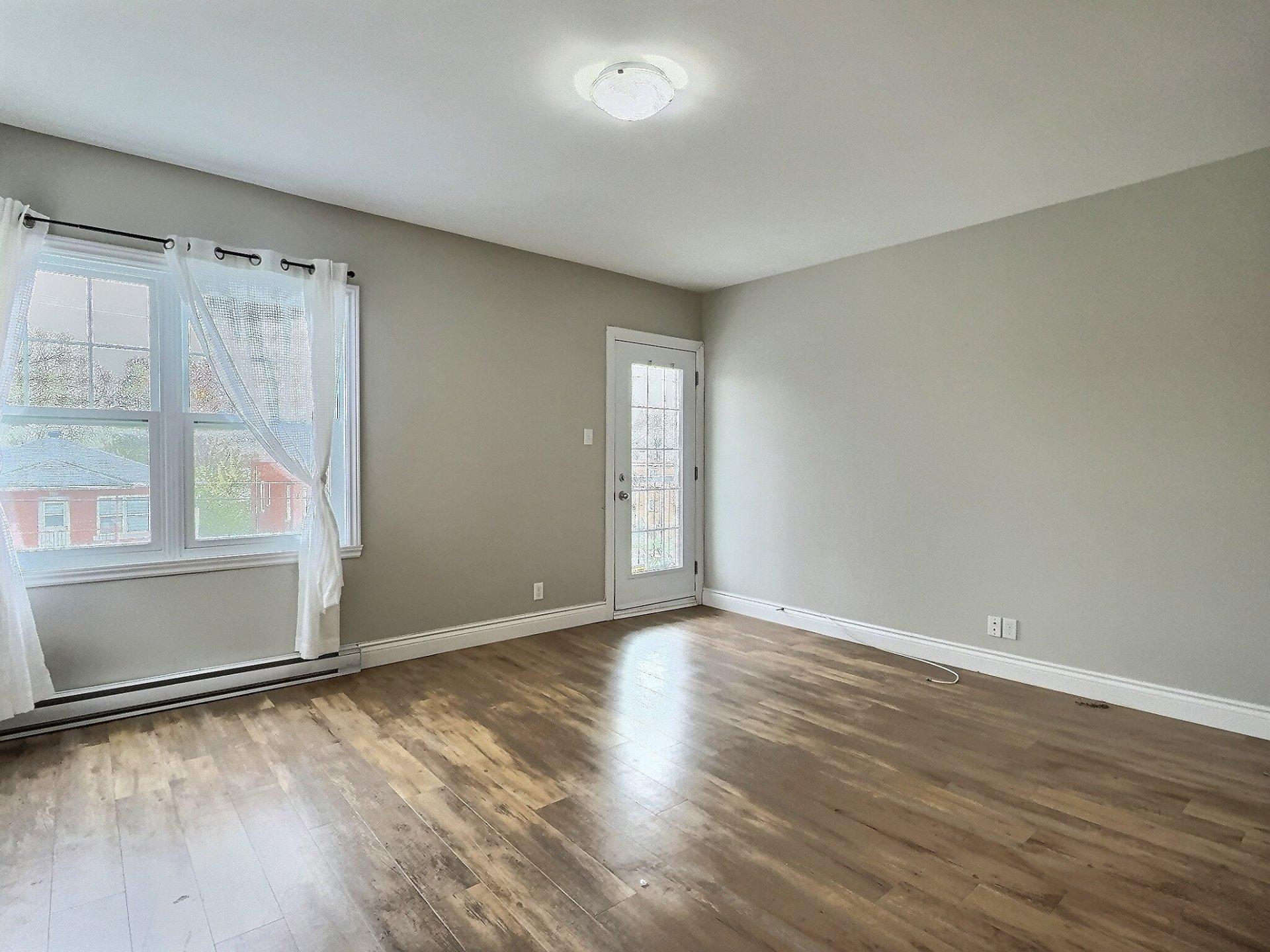 









523

 - 531


Rue King E.

,
Sherbrooke (Fleurimont),




QC
J1G1B6

