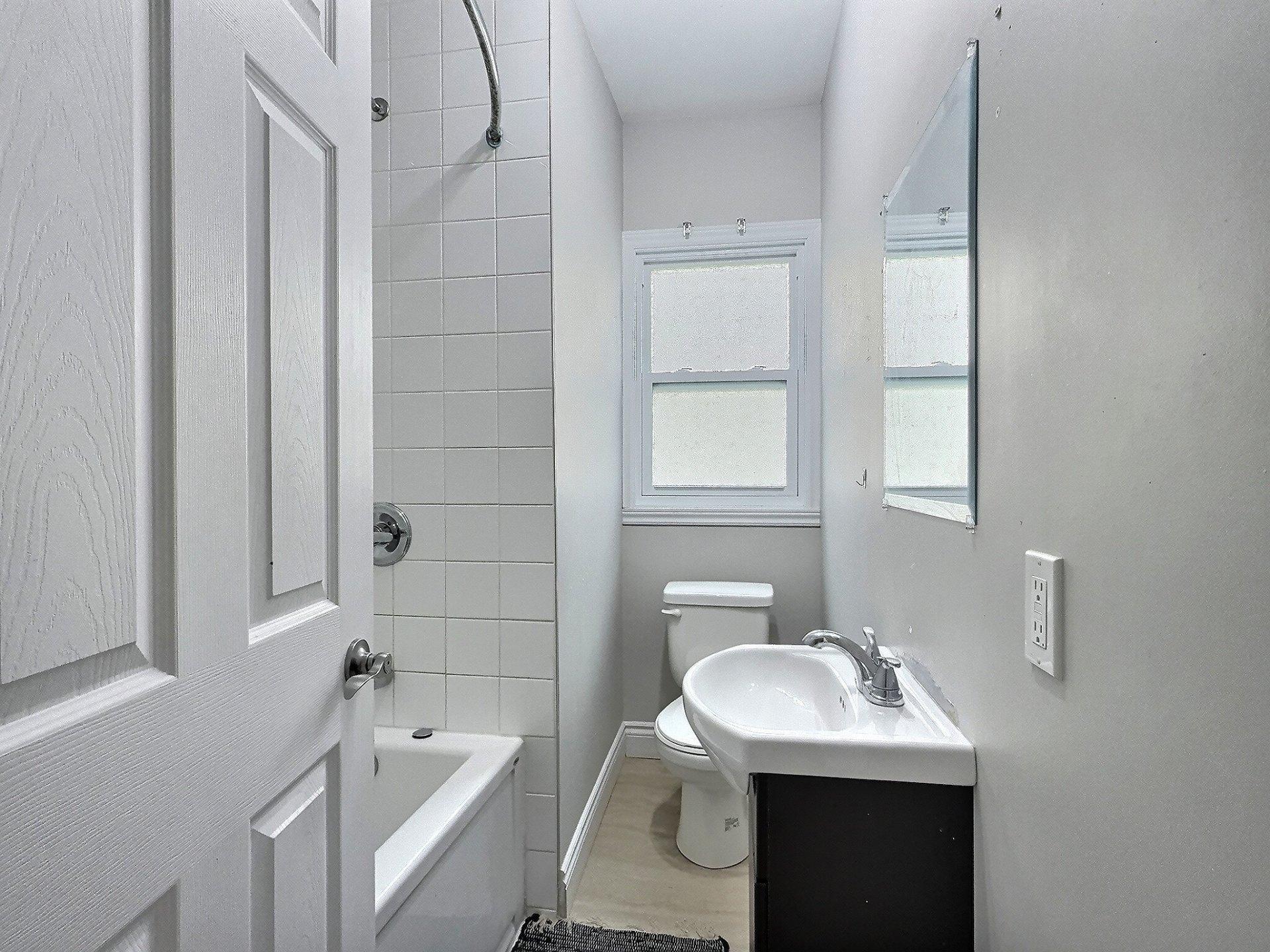 









523

 - 531


Rue King E.

,
Sherbrooke (Fleurimont),




QC
J1G1B6

