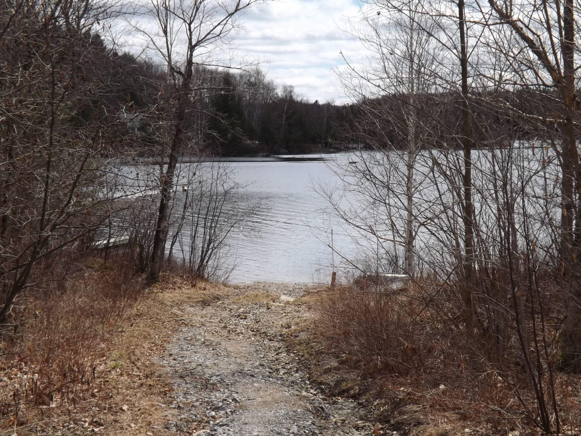 












Ch. Desgroseilliers

,
Boileau,







QC
J0V1N0

