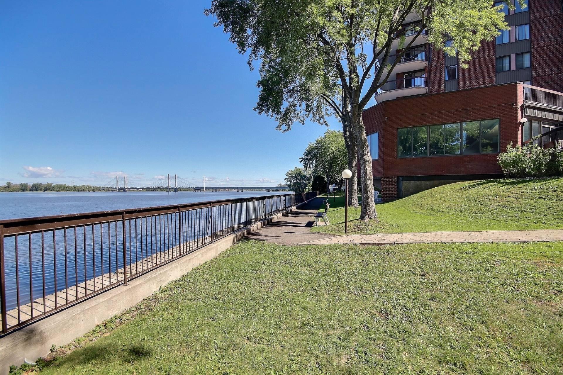 









6905


Boul. Gouin E.

, 508,
Montréal (Montréal-Nord),




QC
H1G6L5

