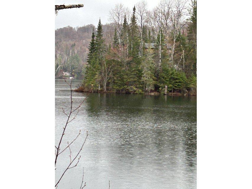 









385


Ch. du Lac-Équerre

,
Lac-Supérieur,




QC
J0T1J0

